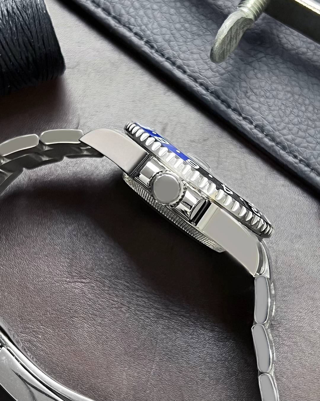 Seiko Mod - Batman GMT – 40mm – Porseleinen Dial – 904L Stainless Steel