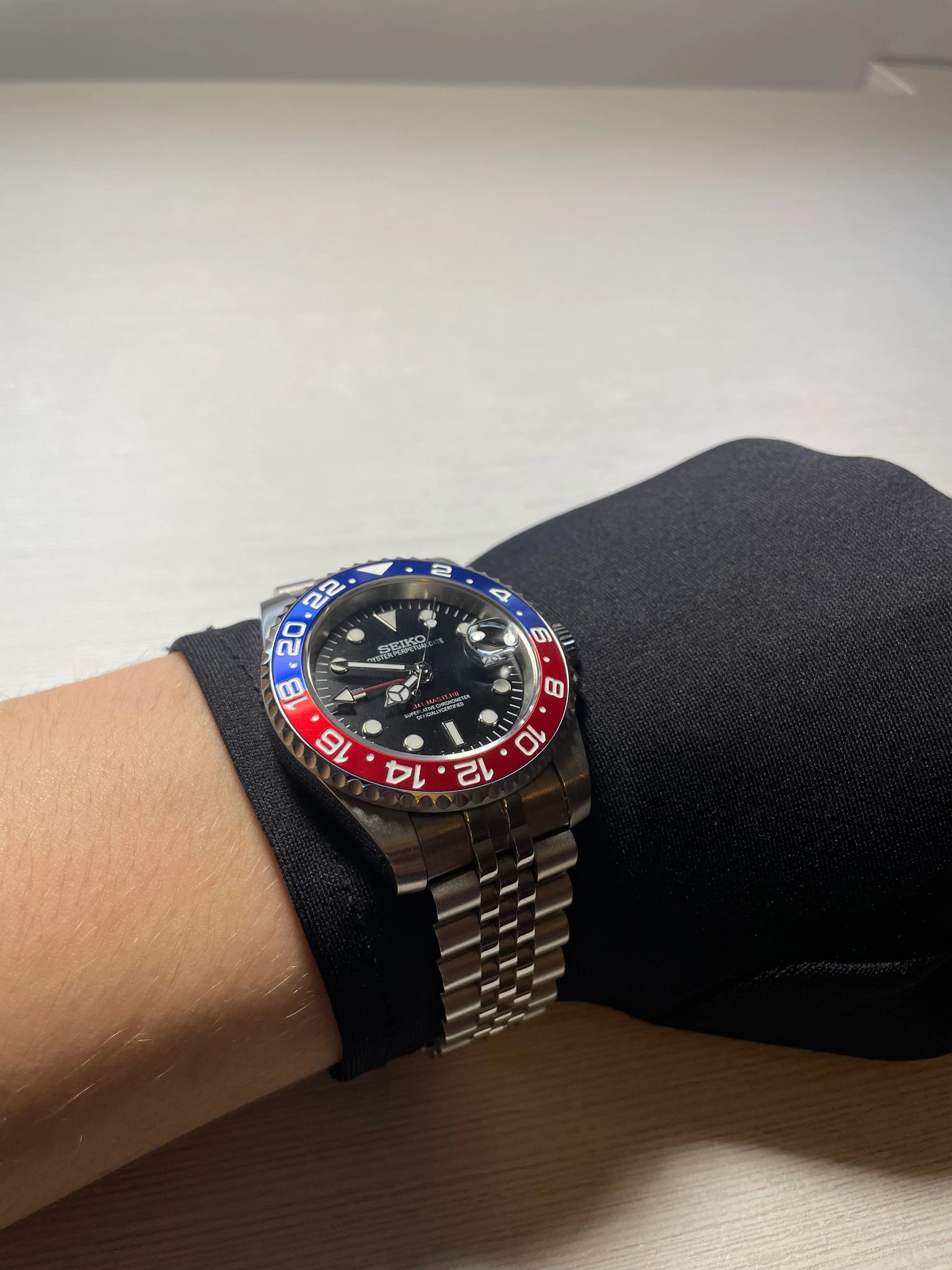 Seiko Mod - Pepsi GMT – 40mm – Porseleinen Dial – 904L Stainless Steel